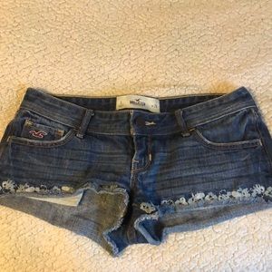 juniors 3/26 Hollister jean shortie shorts